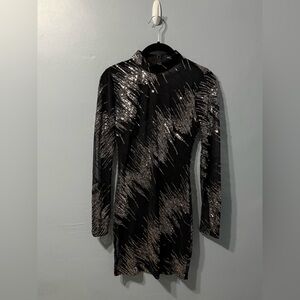 Banjul‎ Sheer Sequin Mini Long Sleeve Dress with Back Zipper Women’s Size Medium
